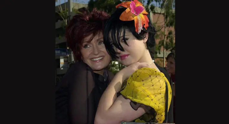 So-haette-ein-Dialog-in-The-Osbournes-passender-nicht-sein-koennen-Warum-seid-ihr-nicht-normal-klagte-damals-Mutter-Sharon-ueber-ihre-Kinder