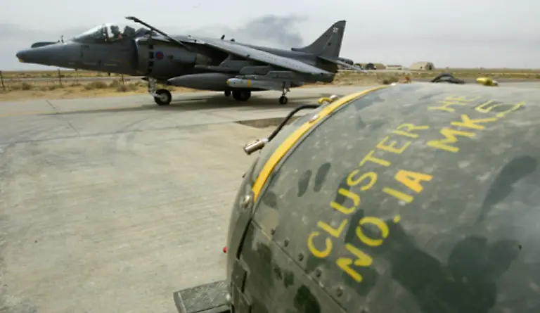 Sie-koennen-aus-Flugzeugen-abgeworfen-oder-mit-Raketen-und-als-Granaten-verschossen-werden