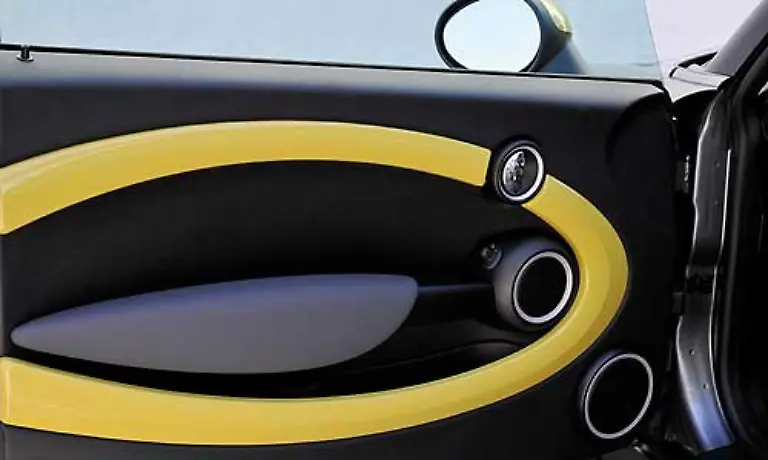 Dazu-gehoeren-natuerlich-auch-Applikationen-im-Innern-Es-ist-wie-bei-Apple-dass-Design-in-Zusammenhang-mit-Funktion-stehen-muss