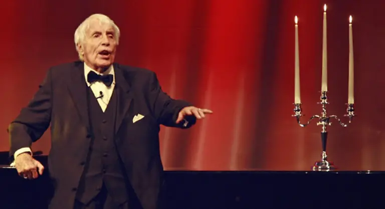 Heesters-will-den-Weg-noch-ein-Weilchen-weitergehen