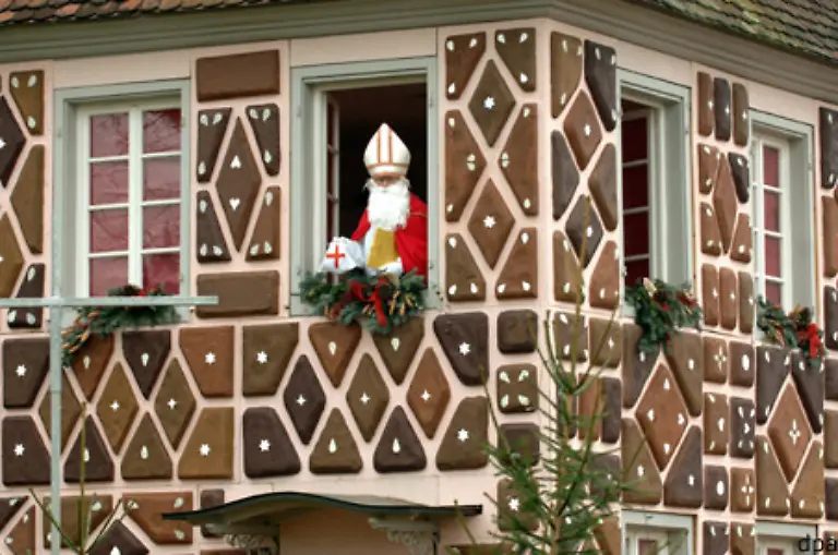 Der-heisst-jedoch-nicht-ueberall-Nikolaus-sondern-Klass-Sint-Nicolaas-Sveti-Nikola-Serbien-Sinterklaas-Niederlande-Samichlaus-Schweiz-oder-Kleeschen-Luxemburg