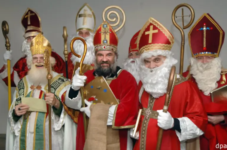 Auch-das-Aussehen-des-Nikolaus-ist-in-jedem-Land-verschieden-ebenso-Sitten-und-Braeuche