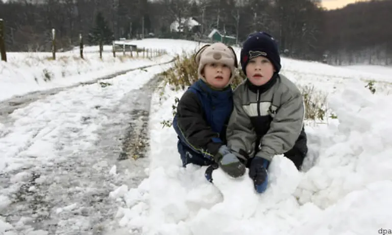 Eine-Einstellung-von-1-5-bis-2-0-passt-fuer-nahezu-alle-Situationen-im-Schnee-Wenn-Ihre-Kamera-einen-Schnee-Modus-hat-wird-die-Automatik-einen-aehnlichen-Wert-waehlen