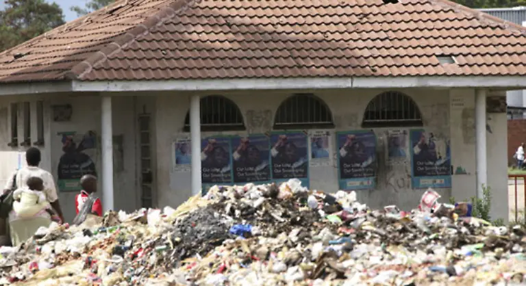 Nach-Angaben-des-UN-Bueros-fuer-die-Koordinierung-humanitaerer-Hilfe-OCHA-ist-mittlerweile-keine-Region-mehr-von-Cholera-verschont-Es-sei-die-schlimmste-Cholera-Epidemie-in-der-Geschichte-Simbabwes