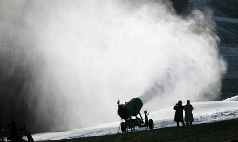 oder-nur-unter-erheblichem-und-energieintensivem-also-klimaschaedlichem-Aufwand-skitaugliche-Bedingungen-hergestellt-werden-koennen