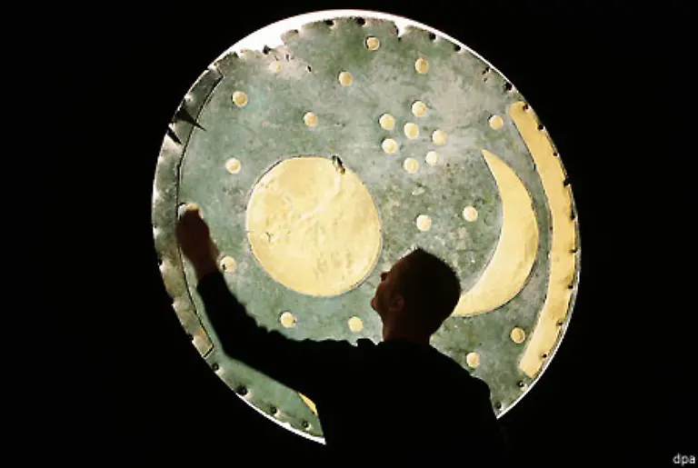 Darueber-hinaus-wurde-der-Mond-zu-einem-wichtigen-Faktor-in-der-Zeitmessung-und-Zeitrechnung