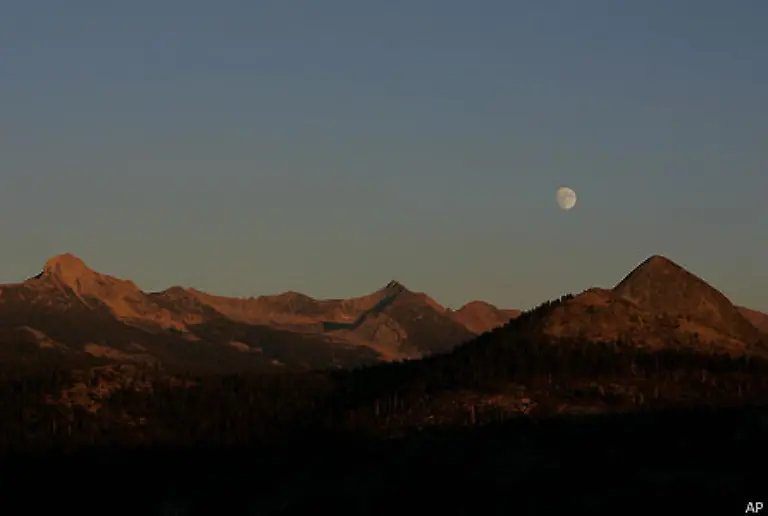Tatsaechlich-gilt-der-Mond-als-wetterwendisch
