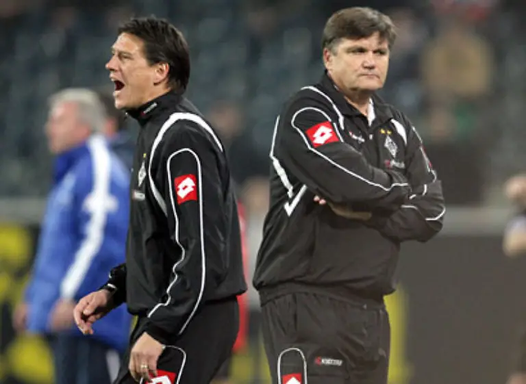 Der-Rueckzug-von-Co-Trainer-Christian-Ziege-hat-die-Aufgabe-sicher-nicht-einfacher-gemacht-Der-Ex-Nationalspieler-war-schliesslich-ein-Tausendsassa-Als-Ex-Sportdirektor-Interimstrainer-und-schliesslich-Co-Trainer-war-er-immerhin-ein-rekordverdaechtiger-Postenwechsler