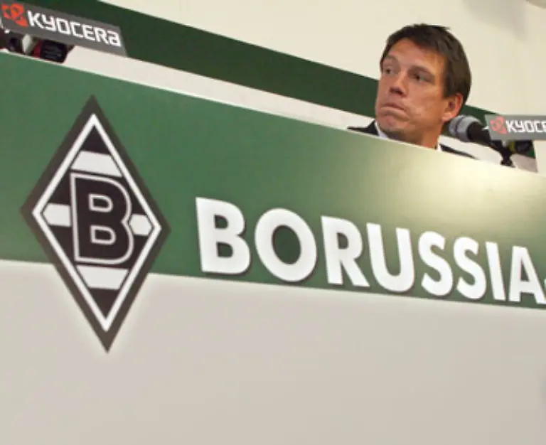 Die-Idee-Ziege-koennte-auf-lange-Sicht-Meyer-beerben-hat-sich-damit-freilich-auch-erledigt-Dabei-hatte-der-gebuertige-Berliner-sogar-den-Trainerlehrgang-in-Koeln-abgebrochen-wegen-zu-hoher-Belastung-bei-der-Borussia