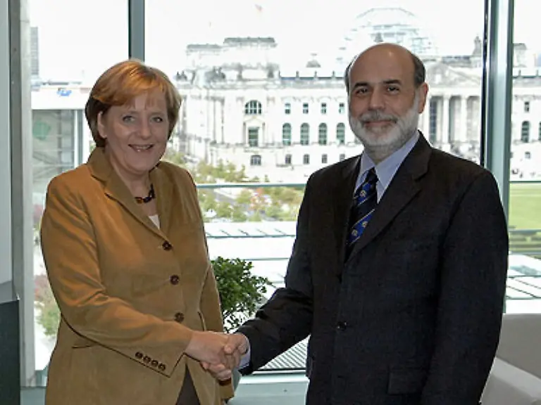 Dienstag-11-September-2007-Bundeskanzlerin-Angela-Merkel-begruesst-US-Notenbankchef-Ben-Bernanke-in-Berlin-Eine-Woche-spaeter-am