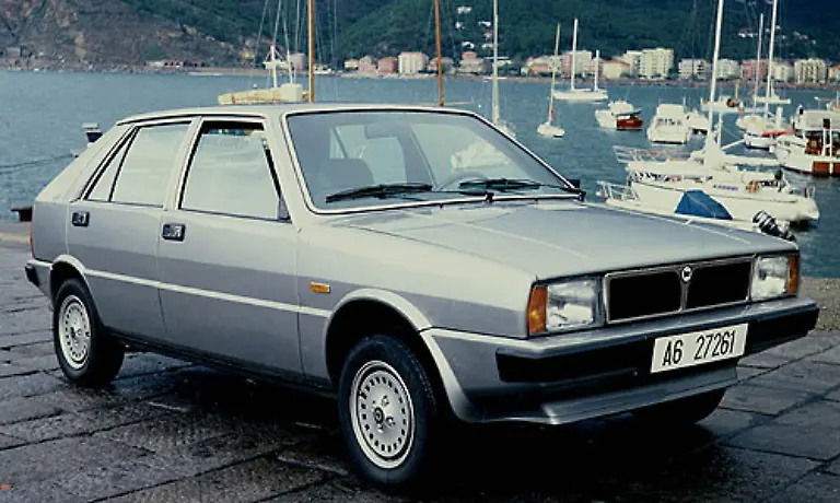 1979-feierte-der-erste-Lancia-Delta-auf-der-IAA-in-Frankfurt-Premiere-Er-sollte-die-Modellpalette-von-Lancia-nach-unten-abrunden-Basis-war-der-Fiat-Ritmo