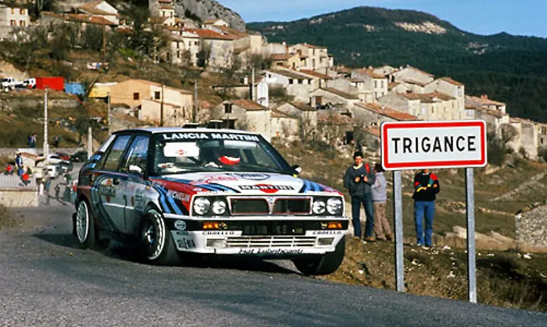 Ein-kreischender-Sound-durch-Kompressor-und-Abgasturbolader-sowie-brachiale-Kraft-waren-die-Markenzeichen-Der-S4-brachte-es-in-der-damaligen-Rallye-Gruppe-B-auf-moerderische-650-PS-Nach-einem-toedlichen-Unfall-wurde-die-Gruppe-B-1986-eingestellt