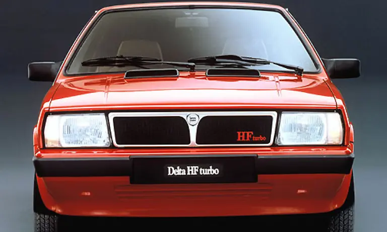 Nach-dem-GT-und-GT-i-e-von-1982-kam-der-1-6-Turbo-Mit-der-Turbo-Version-legte-man-dann-ordentlich-drauf-131-PS-leistete-die-erste-Version-die-ab-1983-zu-haben-war