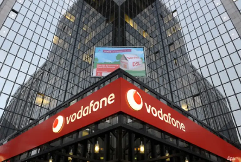 Mitte-Mai-uebernimmt-Vodafone-die-restlichen-26-5-Prozent-am-zweitgroessten-deutschen-Festnetzbetreiber-Arcor-zum-Kaufpreis-von-insgesamt-474-Mio-Euro-in-bar