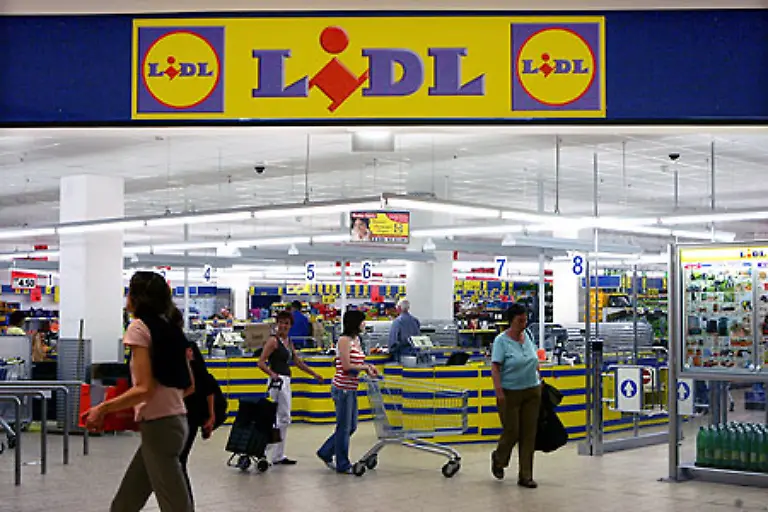 26-Maerz-Der-Discounter-Lidl-geraet-wegen-des-Vorwurfs-der-Bespitzelung-von-Mitarbeitern-ins-Visier-von-Datenschuetzern-Das-Unternehmen-entschuldigt-sich-bei-seinen-Mitarbeitern