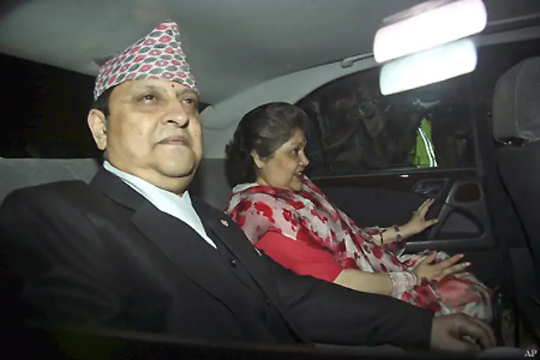 28-Mai-Mit-der-Ausrufung-der-Republik-durch-die-verfassunggebende-Versammlung-in-Nepal-wird-die-240-Jahre-alte-Monarchie-in-dem-Himalaya-Staat-abgeschafft