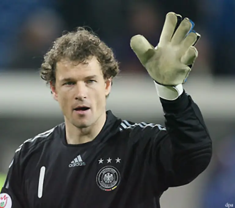 8-August-Torhueter-Jens-Lehmann-beendet-seine-Karriere-in-der-Fussball-Nationalmannschaft-Der-Profi-vom-VfB-Stuttgart-trifft-seine-Entscheidung-nach-einem-Gespraech-mit-Bundestrainer-Joachim-Loew-und-Torwart-Coach-Andreas-Koepke