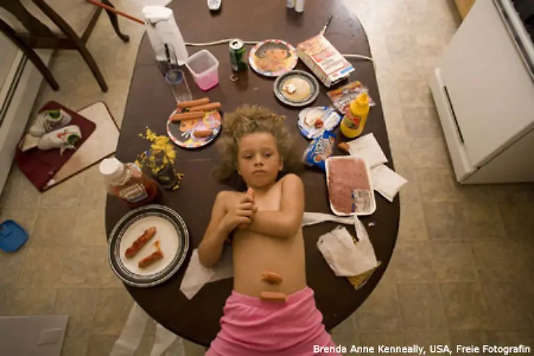Brenda-Anne-Kenneally-fuer-ihr-Bild-Starving-in-the-Land-of-Plenty-ihre-Botschaft-Vor-allem-arme-Amerikaner-essen-ungesund