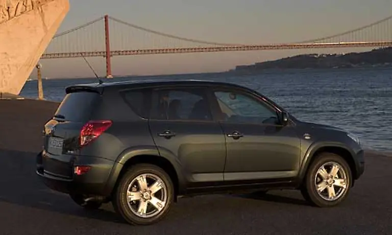 Gewinner-der-Altersklasse-10-11-Jahre-Platz-2-Toyota-RAV4-9-0-Prozent-mit-Maengeln