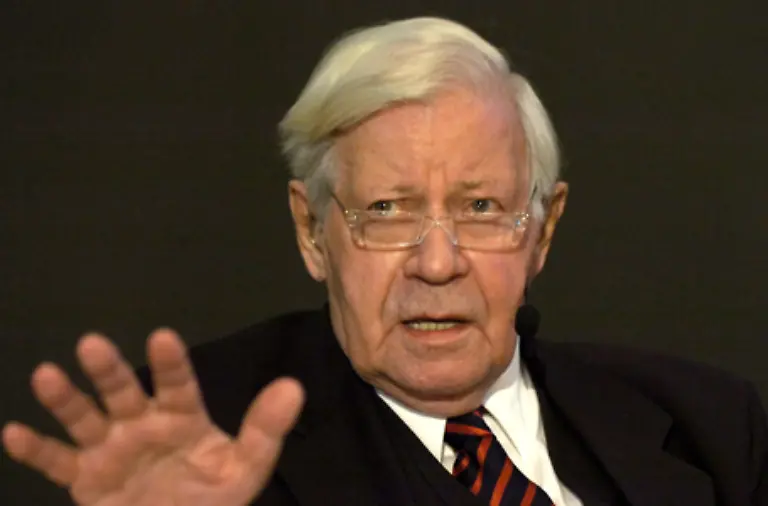 Die-lebende-Verkoerperung-politischen-Pflichtgefuehls