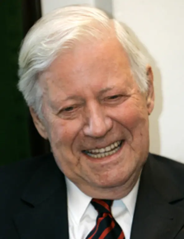 So-umstritten-der-ehemals-leitende-Angestellte-des-Staates-waehrend-seiner-Amtszeit-als-Bundeskanzler-war-so-beliebt-ist-er-heute-Schmidt-geniesst-den-besten-Ruf-unter-allen-Altkanzlern-und-dem-politischen-Personal-der-Republik-ueberhaupt