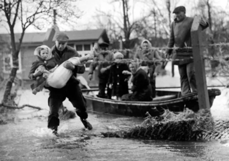 Schmidt-nutzt-seine-Kontakte-aus-der-Bundespolitik-zu-NATO-und-Sicherheitskraeften-fordert-Soldaten-der-Bundeswehr-sowie-der-Royal-Air-Force-an