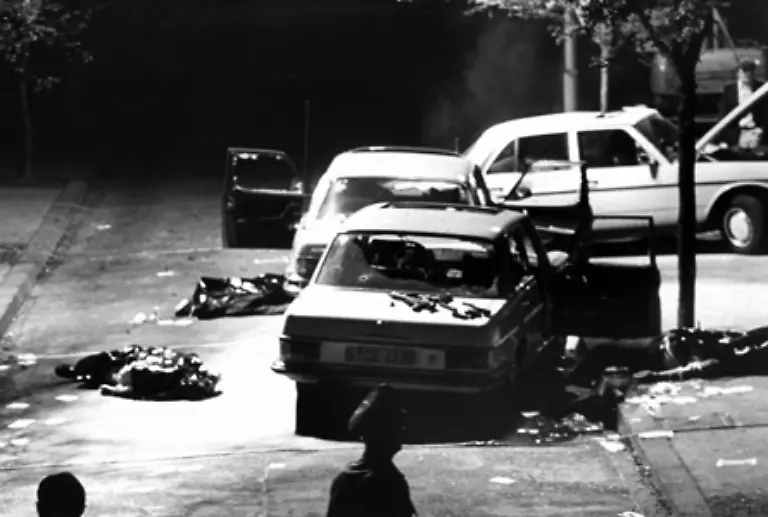 Am-5-September-1977-entfuehren-RAF-Mitglieder-den-Arbeitgeberpraesidenten-Hanns-Martin-Schleyer-Ihre-Forderung-Der-Staat-soll-elf-inhaftierte-RAF-ler-freilassen-darunter-Andreas-Baader-und-Gudrun-Ensslin