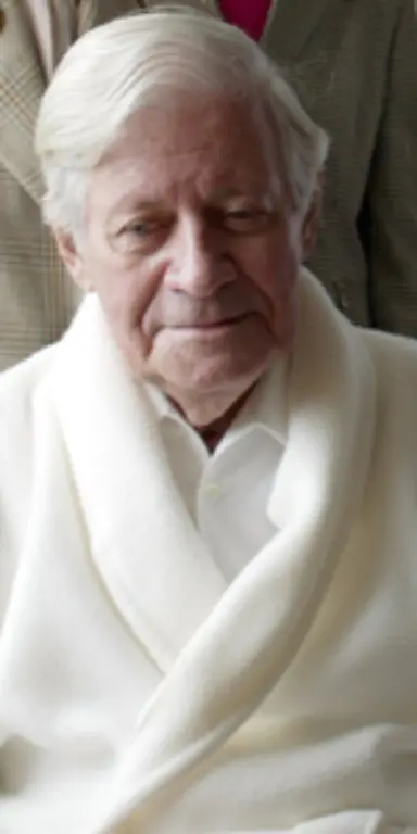 Helmut-Schmidt-geht-es-zu-Beginn-der-80er-Jahre-politisch-und-persoenlich-nicht-besonders-gut-1981-werden-seine-Ohnmachtsanfaelle-und-Herzstillstaende-als-Adams-Stokes-Syndrom-diagnostiziert-der-Bundeskanzler-bekommt-im-Oktober-einen-Herzschrittmacher