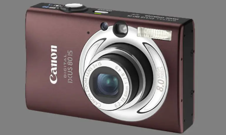 Die-Canon-Digital-Ixus-80-IS-gewann-den-Kompaktkamera-Test-von-AudioVideoFoto-wegen-ihrer-guten-Fotoqualitaet-kurzen-Ausloeseverzoegerung-und-weil-sie-einen-optischen-Sucher-hat-Fuer-120-Euro-ein-echtes-Schnaeppchen