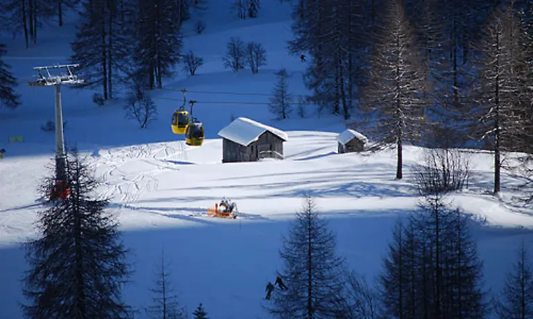 Dort-gibt-es-seit-Anfang-Dezember-reichlich-Schnee-Ski-und-Rodel-gut-wuerde-man-sagen