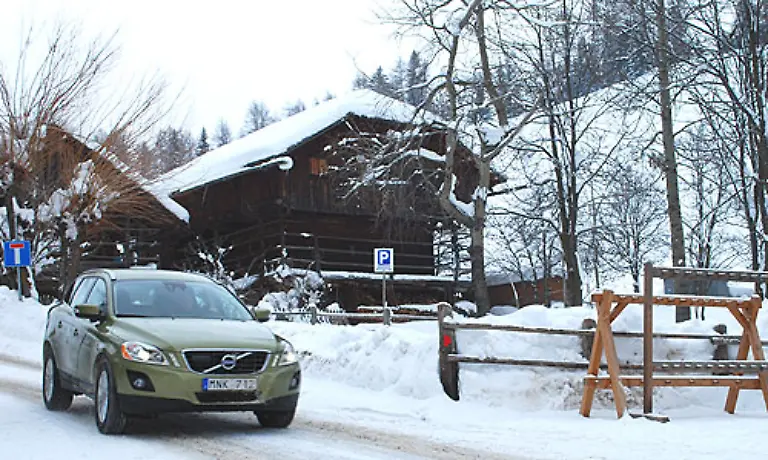 So-ist-der-Volvo-XC60-durchaus-eine-ernste-Alternative-Im-Gelaende-sind-zwar-deutliche-Abstriche-zu-verbuchen-aber-ansonsten-bietet-das-Auto-Premium-Feeling-fast-zum-Mittelklasse-Preis
