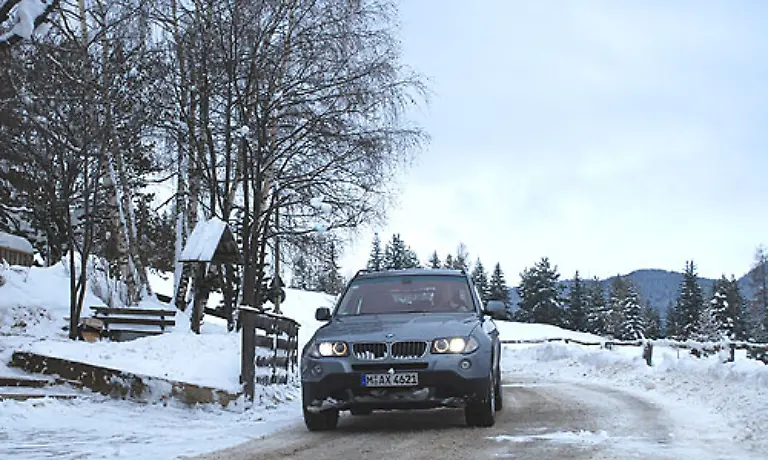 BMW-stellt-mit-dem-X3-den-Titelverteidiger-des-letzten-Jahres-Mit-fast-fuenf-Jahren-ist-er-mit-Abstand-das-dienstaelteste-Fahrzeug-unter-den-drei-Premium-SUVs-Aber-das-muss-ja-kein-Nachteil-sein-schliesslich-wurde-der-X3-in-2007-erst-modellgepflegt