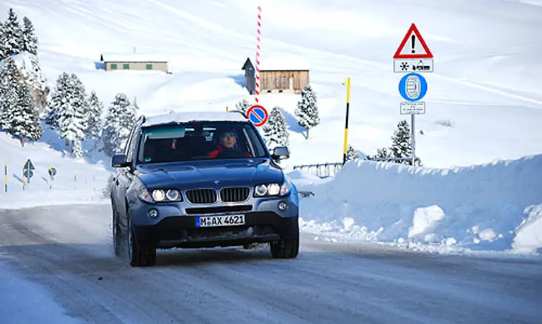 Dank-Differenzialsperre-und-ausschaltbarem-ESP-macht-das-Auto-durchaus-auch-abseits-der-befestigten-Strasse-Spass