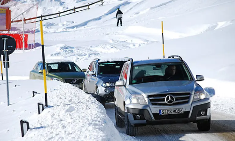 Auch-die-Motorisierung-spricht-fuer-den-GLK-Er-hat-die-meiste-Kraft-verbraucht-allerdings-auch-am-meisten-und-stoesst-am-meisten-CO2-in-die-Luft-Nicht-mehr-ganz-zeitgemaess-daher-also-auch-wieder-Abstriche