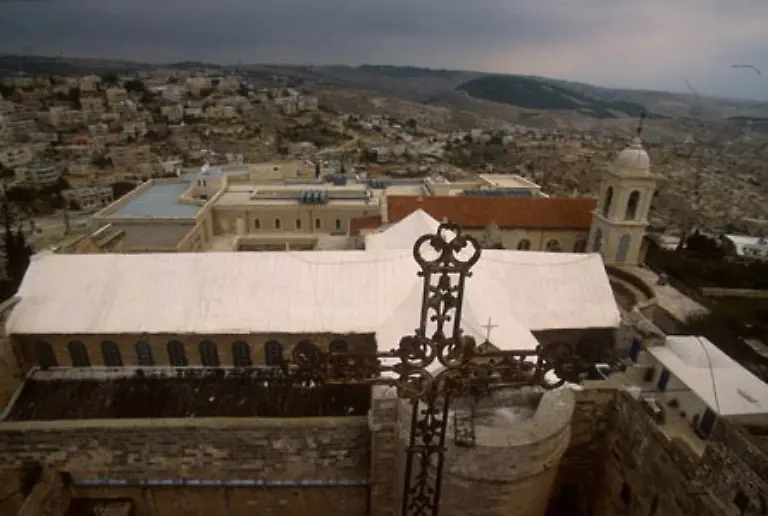 Bethlehem-Unter-diesem-Dach-der-heutigen-Geburtskirche-ist-das-Jesuskind-geboren