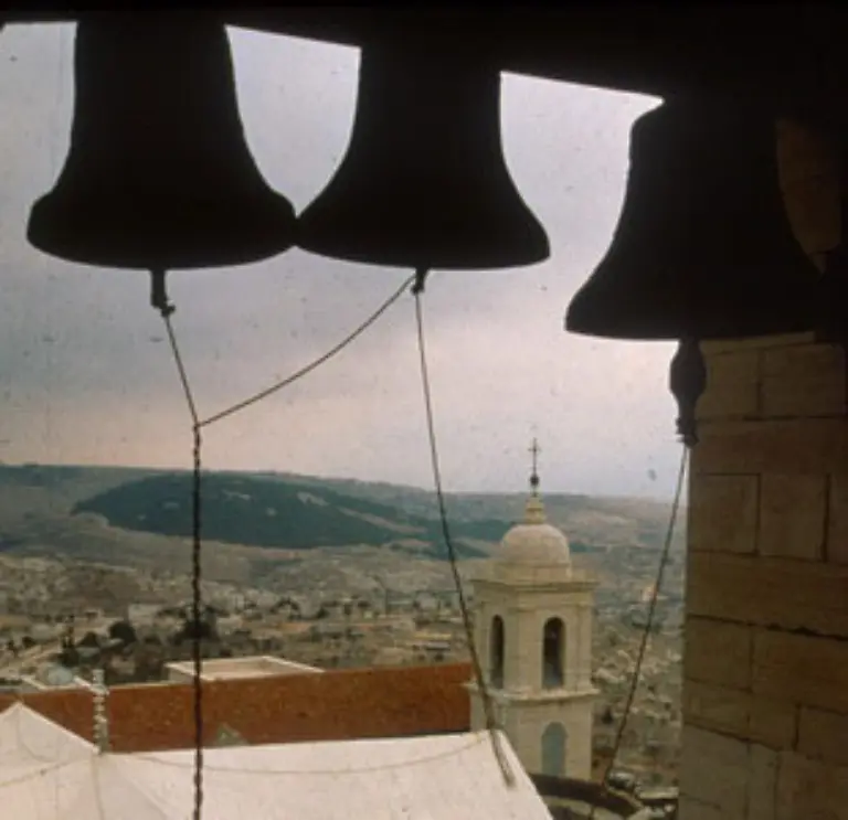 Ein-anderer-Blickwinkel-auf-das-Gebaeude