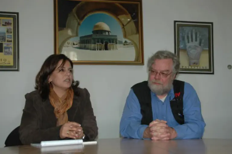 Fuer-die-Tourismusministerin-Khoulud-Daibes-hier-mit-n-tv-Korrespondent-Ulrich-Sahm-war-2008-mit-1-2-Millionen-Besuchern-ein-Rekordjahr