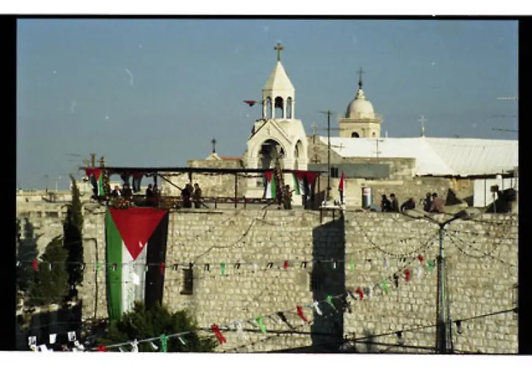 Dafuer-wurde-die-Geburtskirche-entsprechend-geschmueckt