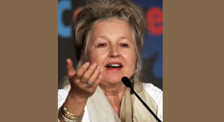 So-praesentierte-sie-1996-bei-den-Berliner-Festwochen-Gedichte-von-Fassbinder