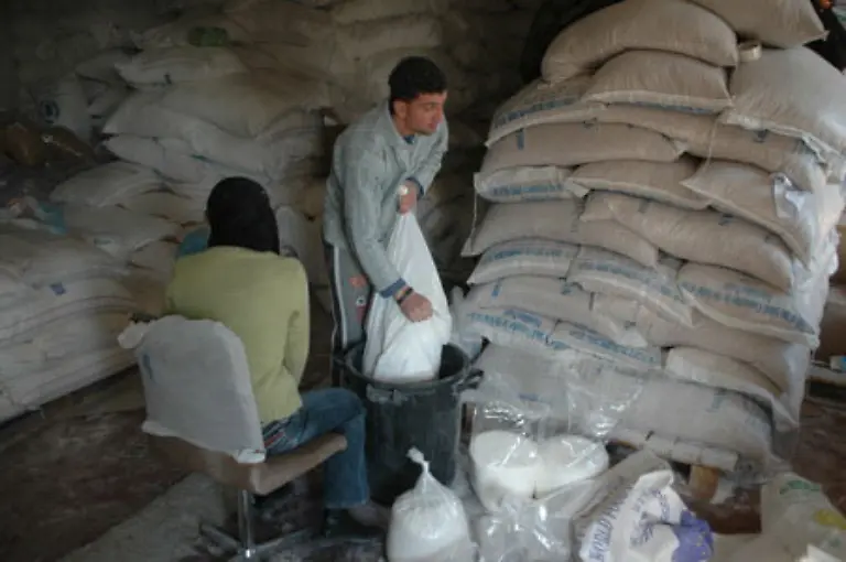 und-andere-Nahrungsmittel-an-beduerftige-Palaestinenser