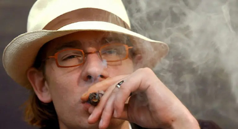 der-mit-Alkohol-und-Drogenprobleme-zu-kaempfen-hatte