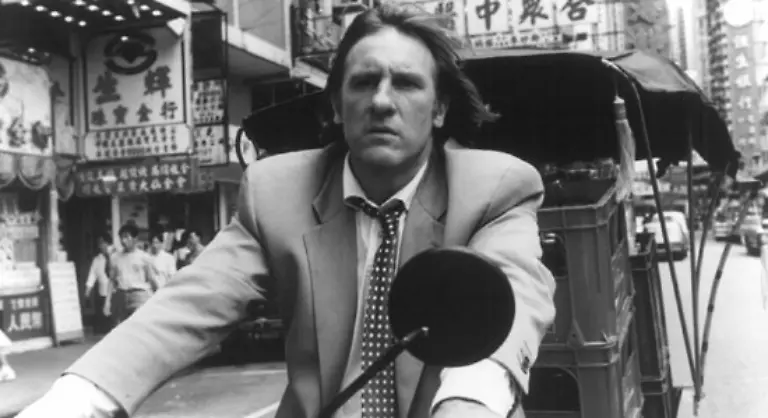 Grard-selbst-galt-als-aufsaessig-litt-an-Sprachstoerungen-und-trieb-sich-rum-statt-zur-Schule-zu-gehen