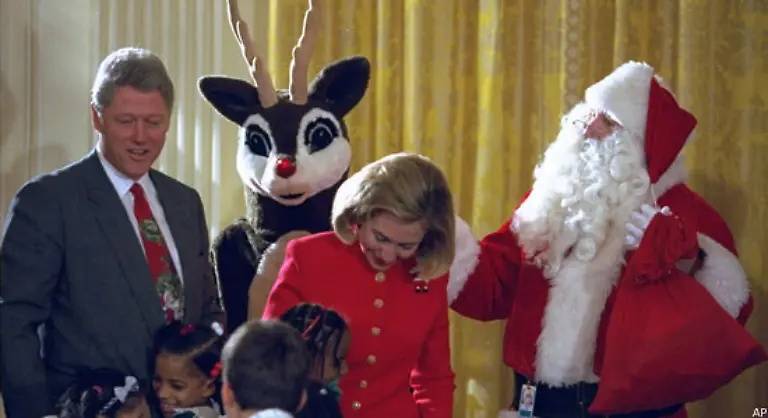 Hillary-und-Bill-Clinton-halten-natuerlich-an-der-neuen-Tradition-fest