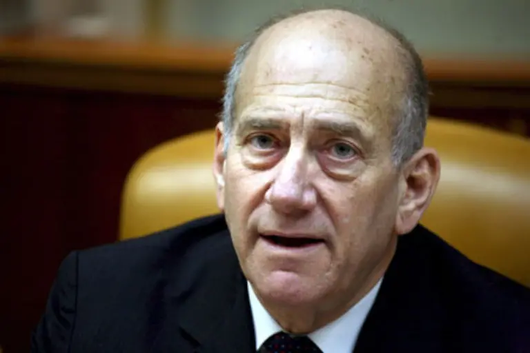 Ich-denke-an-die-zehntausenden-Kinder-und-Unschuldigen-die-wegen-der-Hamas-Aktivitaeten-gefaehrdet-sind-mit-diesen-Worten-hatte-Regierungschef-Olmert-die-Militanten-und-die-internationale-Gemeinschaft-bereits-am-Donnerstag-vorbereitet
