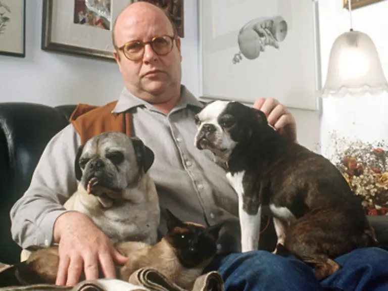Der-Schauspieler-Gert-Haucke-starb-am-30-Mai-Der-aus-Serien-wie-Der-Landarzt-oder-Filmen-mit-Dieter-Hallervorden-bekannte-79-Jaehrige-hatte-sich-nicht-mehr-von-den-Folgen-eines-Herzinfarktes-erholen-koennen