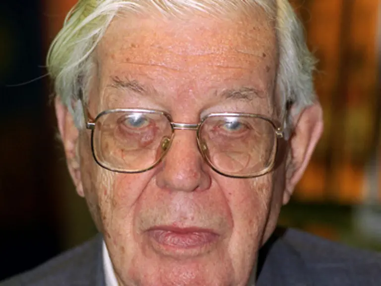 Ebenfalls-am-15-September-starb-der-Verleger-Helmut-Kindler-Er-wurde-95-Jahre-alt-Er-hatte-1951-den-Kindler-Verlag-gegruendet-und-gab-auch-die-Zeitschriften-Bravo-und-Revue-heraus