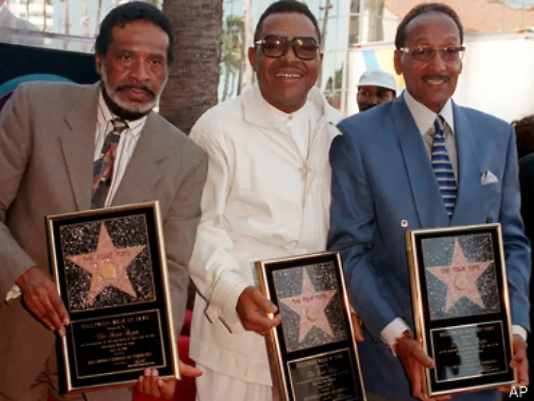 Levi-Stubbs-l-Leadsaenger-der-legendaeren-US-Soulgruppe-Four-Tops-starb-am-17-Oktober-mit-72-Jahren-Die-1953-gegruendete-Gruppe-gilt-als-eine-der-erfolgreichsten-US-Formationen-des-20-Jahrhunderts-Mehr-als-40-ihrer-Titel-landeten-auf-den-Hitlisten
