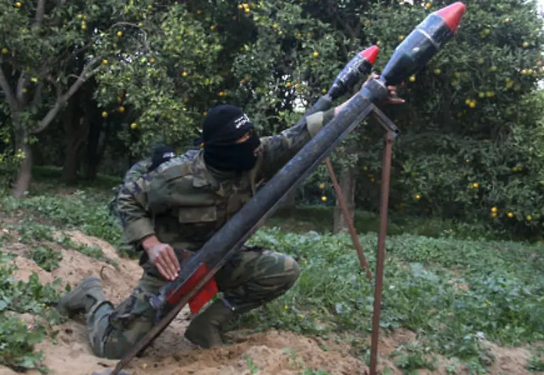 Wo-die-Grad-Raketen-hergestellt-werden-ist-unklar-Berichten-zufolge-kommen-sie-aus-dem-Iran-Allerdings-haben-die-Armeen-von-mehr-als-50-Staaten-das-Artillerie-System-mit-Grad-Raketen-in-ihren-Arsenalen