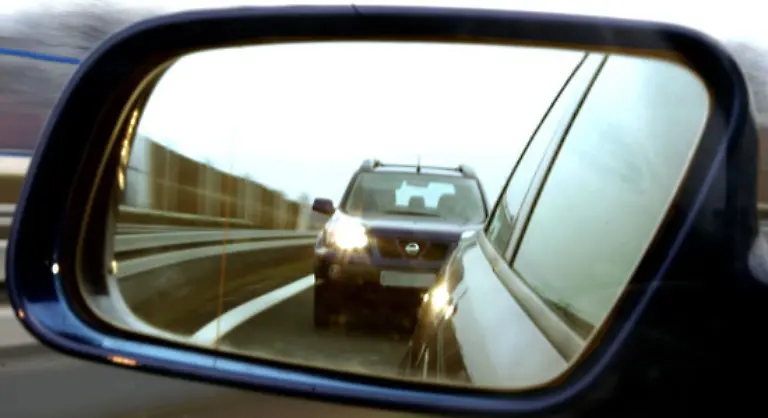 Draengler-die-bei-100-Stundenkilometern-weniger-als-5-Meter-Abstand-zum-vorderen-Auto-haben-werden-mit-320-statt-bisher-200-Euro-zur-Kasse-gebeten-Bei-ueberhoehtem-Tempo-reicht-die-Strafe-bis-680-Euro-in-geschlossenen-Ortschaften-und-600-Euro-ausserorts