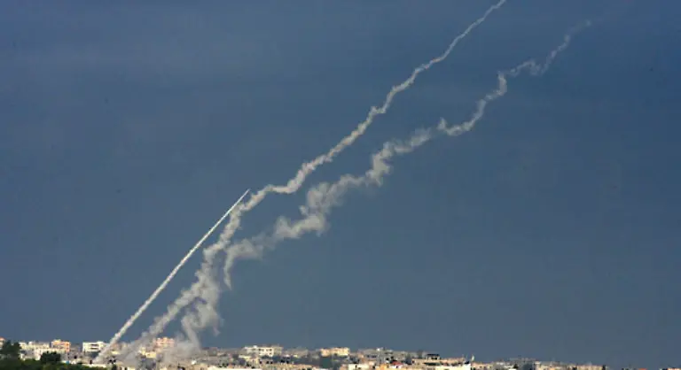 Aber-genauso-Hamas-Mitglieder-beschiessen-Israel-mit-Raketen